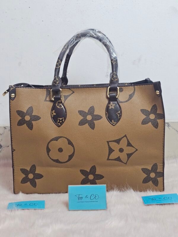 Im*ported tote hand bags .