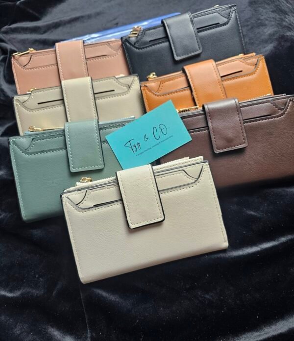 Designer Ladies Wal*let Fashiona*ble Purse With Cardslot.