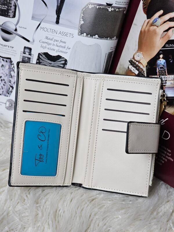 Designer Ladies Wal*let Fashiona*ble Purse With Cardslot. - Image 8