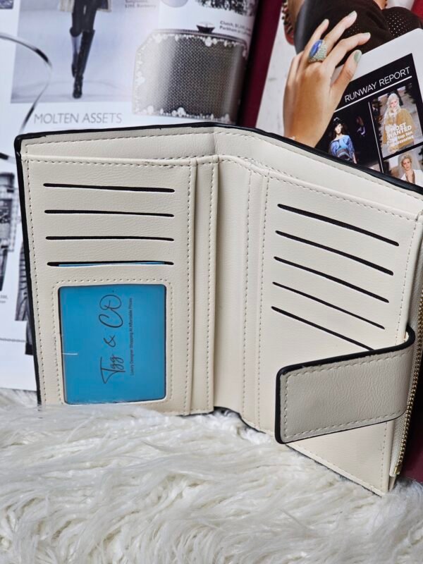 Designer Ladies Wal*let Fashiona*ble Purse With Cardslot. - Image 10