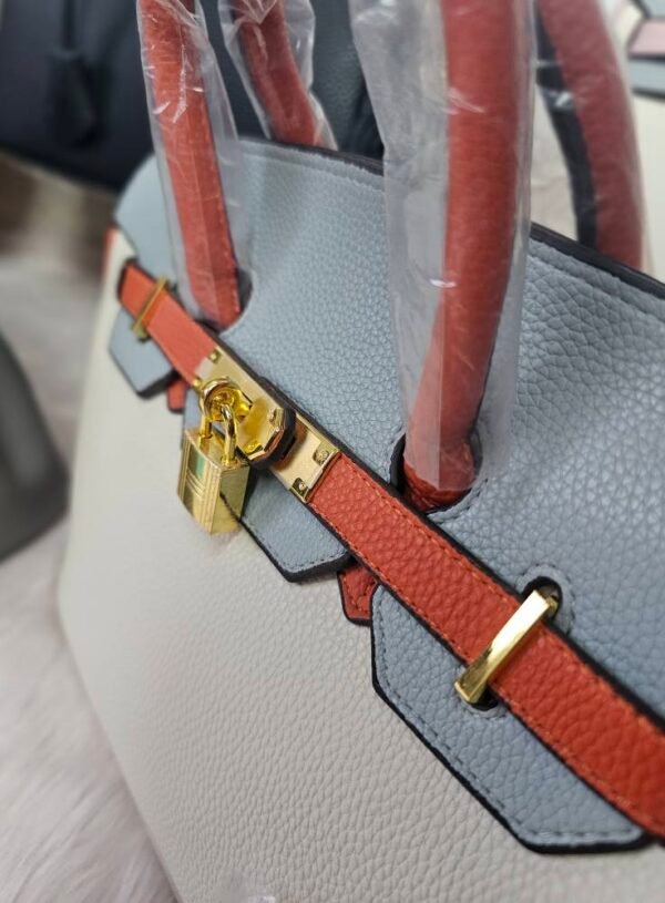 Bar*king Imported hands bag . - Image 11