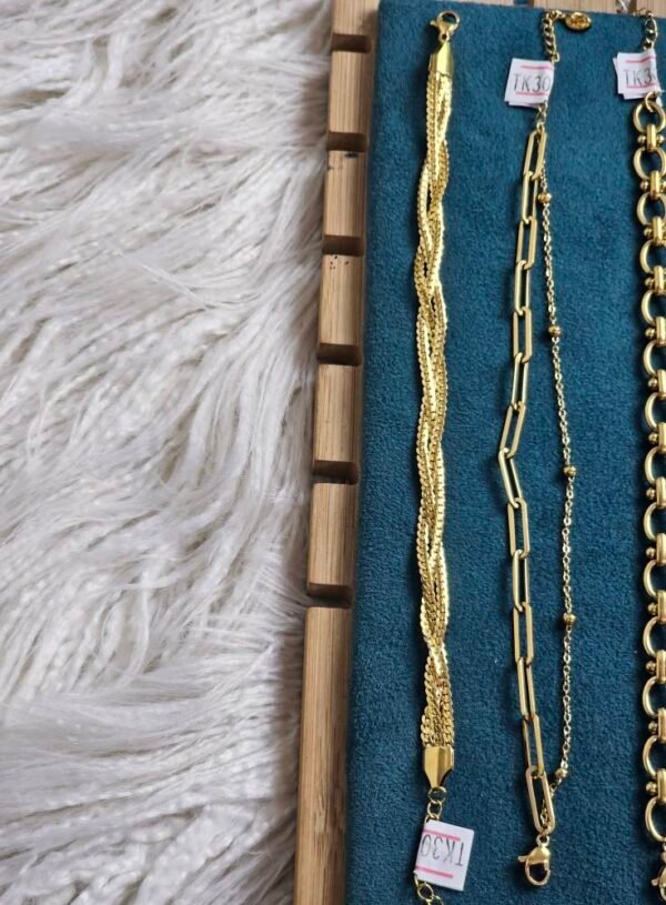 Imported colour grented chain breacelet . - Image 11